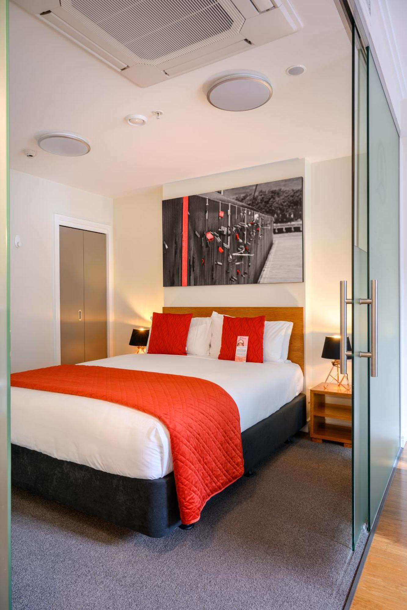 Boulcott Suites Wellington Bagian luar foto A bedroom at the hotel