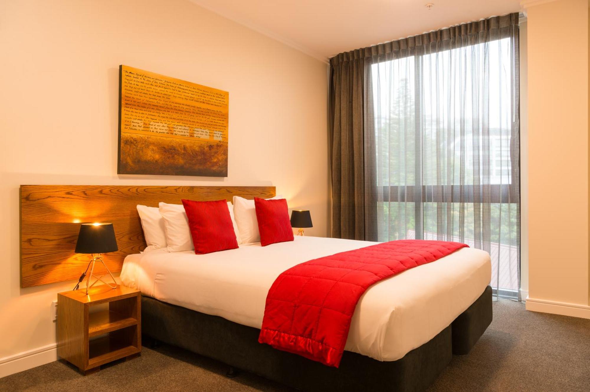 Boulcott Suites Wellington Bagian luar foto A bedroom at the hotel