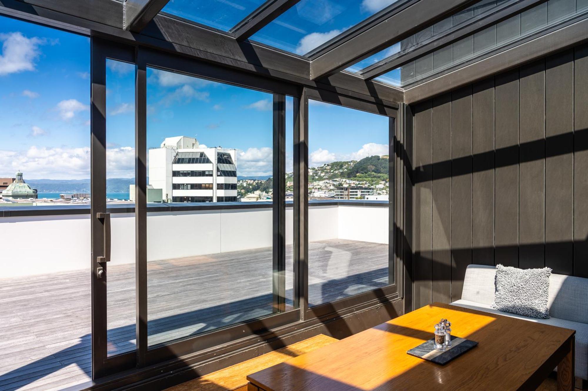 Boulcott Suites Wellington Bagian luar foto The Sky Bar
