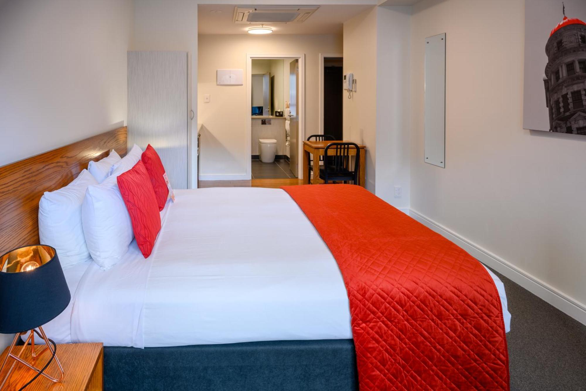 Boulcott Suites Wellington Bagian luar foto A room at the hotel