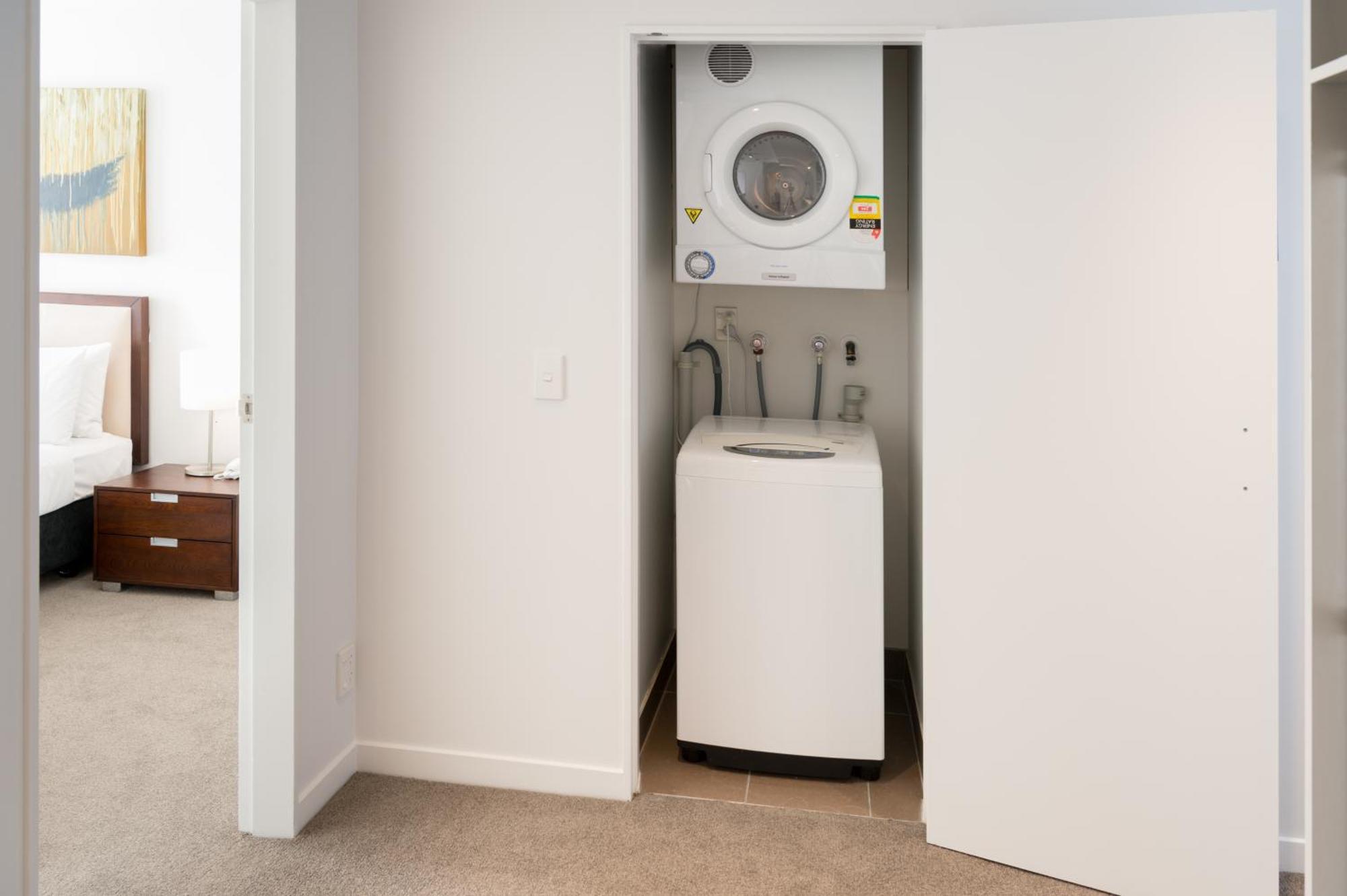 Boulcott Suites Wellington Bagian luar foto A laundry room