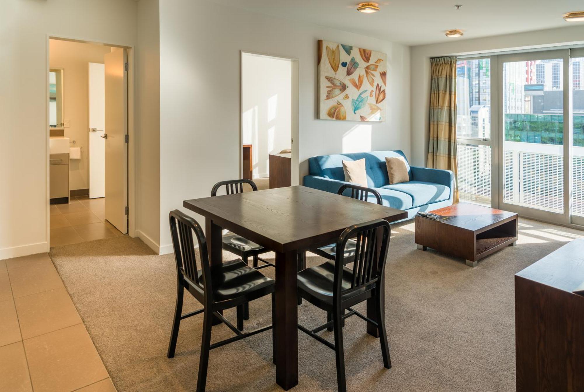 Boulcott Suites Wellington Bagian luar foto A typical apartment at the Village