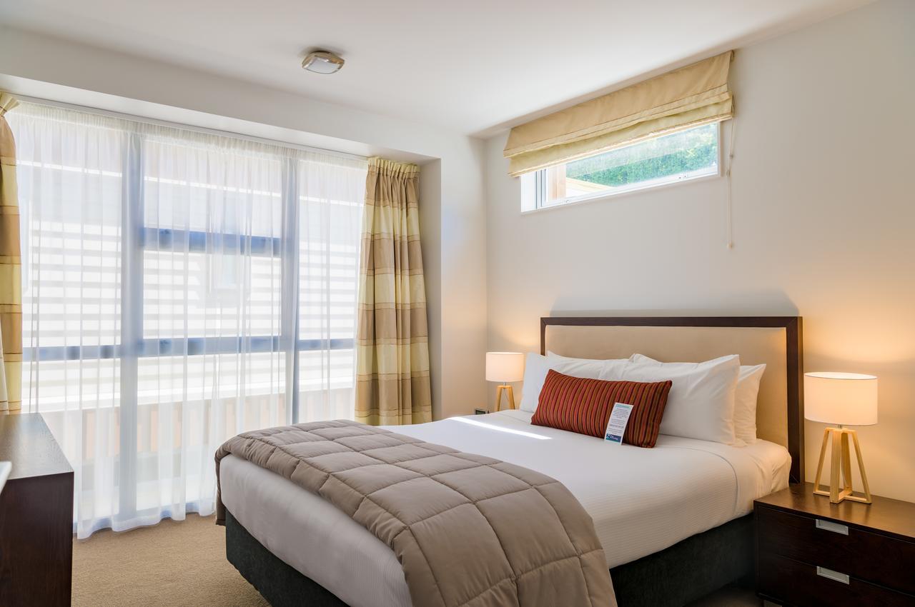 Boulcott Suites Wellington Bagian luar foto A bedroom at the hotel